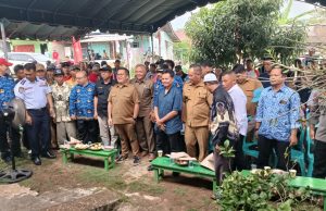 Mendorong Swasembada Pangan di Kukar, Wakil Bupati Salurkan Alat Pertanian ke Belasan Kelompok Tani