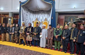 Bupati Edi Damansyah Hadiri Perebahan Tiang Ayu Tanda Berakhirnya Kegiatan Erau Adat Pelas Benua