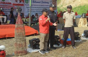 Empat Kelompok Usaha Bersama Perikanan di Kelurahan Mangkurawang Dapat Bantuan dari Pemkab Kukar