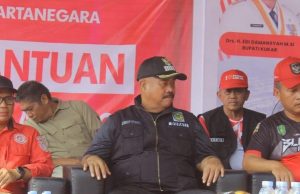 Edi Damansyah Serahkan Bantuan Sarpras Perikanan kepada KUB Kelurahan Mangkurawang