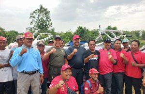 Bupati Edi Damansyah Serahkan Bantuan Bagi Kelompok Tani di Sebulu
