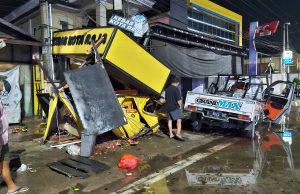 Kecelakaan Malam di Tenggarong : Satu Meninggal, Empat Orang Alami Luka-luka