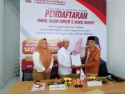Siap Maju di Pilkada Kukar 2024, M Alif Turiadi Kembalikan Berkas Pencalonan