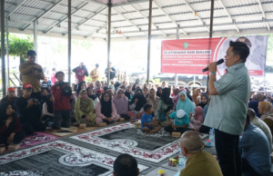 Wabup Kukar Guyur Bantuan ke Poklahsar dan Pokdakan, Kredit Tanpa Bunga Jadi Pelengkap